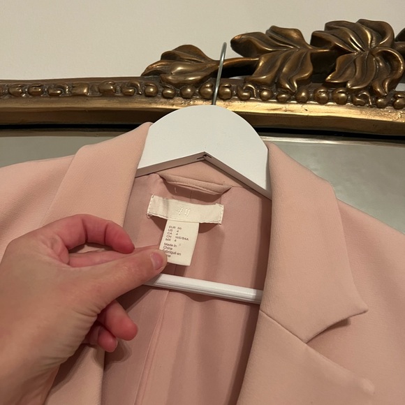 Pink H&M Blazer in excellent condition - Picture 3 of 3